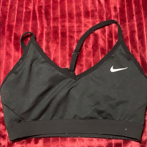 Selling 6 sports bras in perfect condition. - Picture 8 of 8